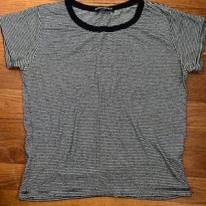 Brandy Melville t-shirt